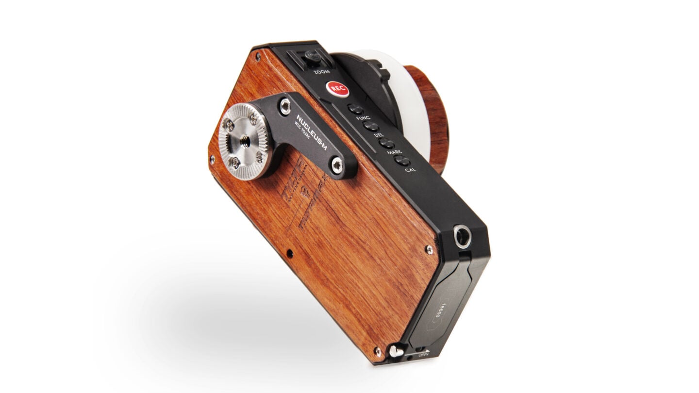 Tilta nucleus M モニターマウントリグ付バッテリー4本 Amazon.com