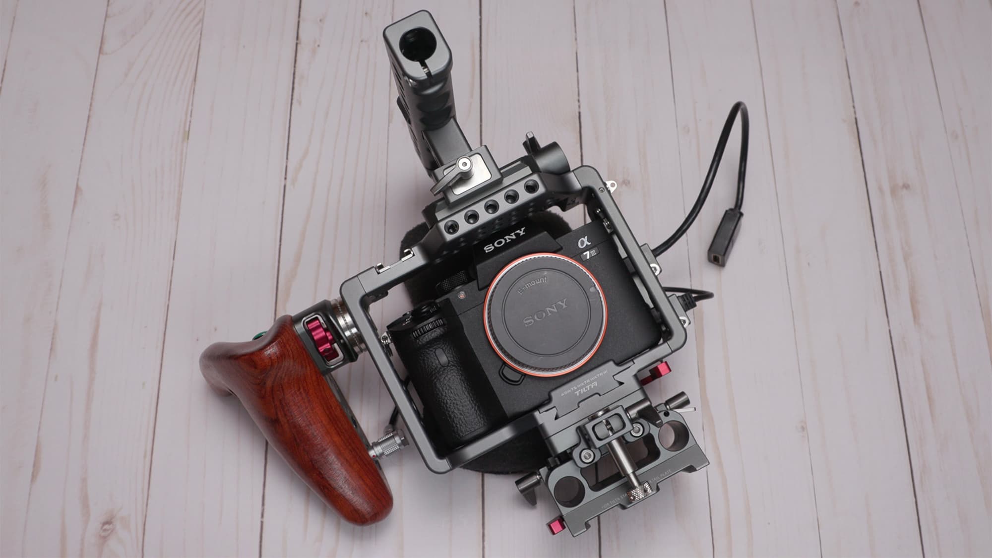 Sony A7/A9 Camera Cage Review by Newsshooter