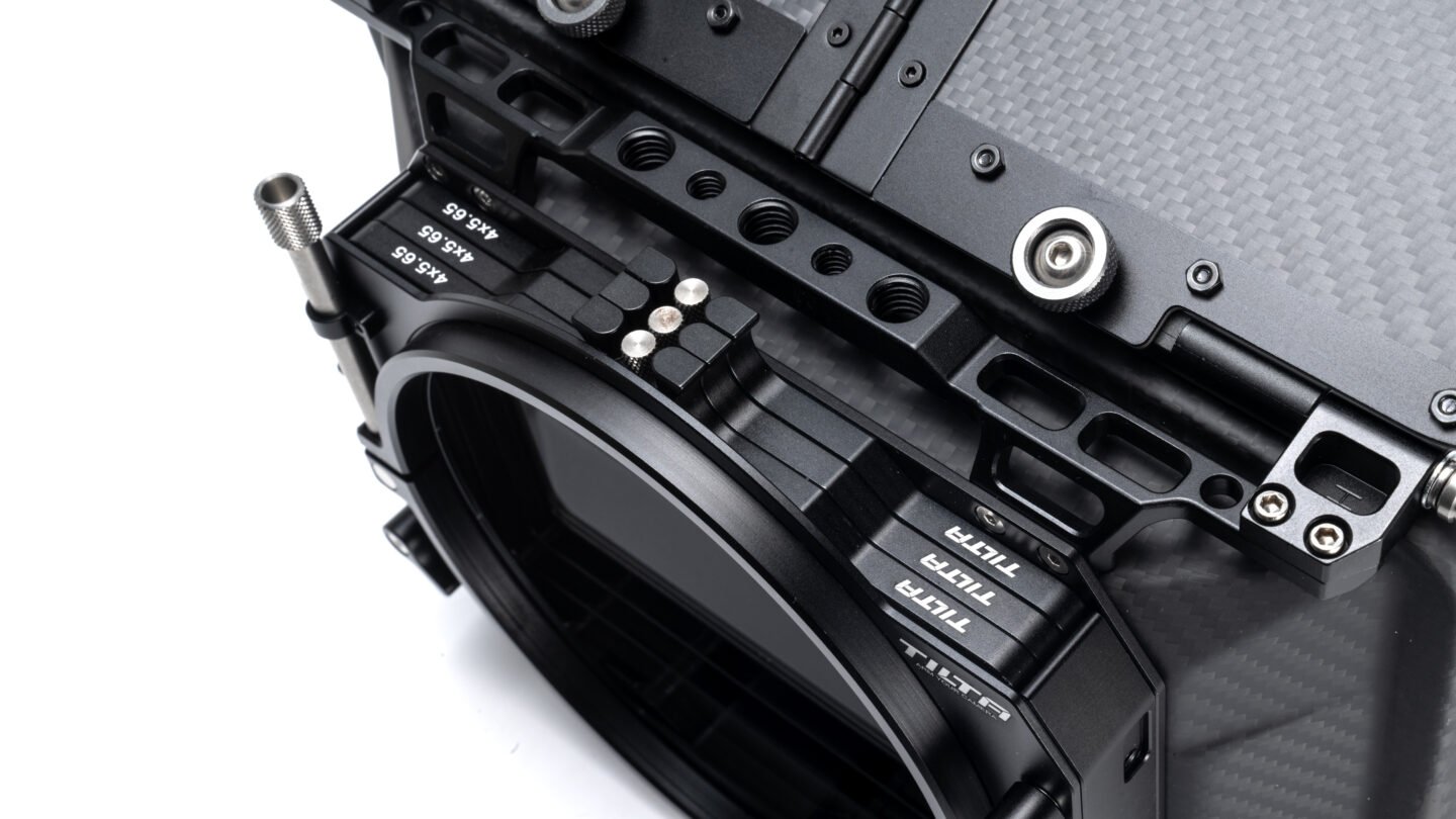 4×5.65 Carbon Fiber Matte Box (Clamp-on) with Single Backing 4×5.65 Carbon Fiber Matte Box (Clamp-on) with Single Backing
