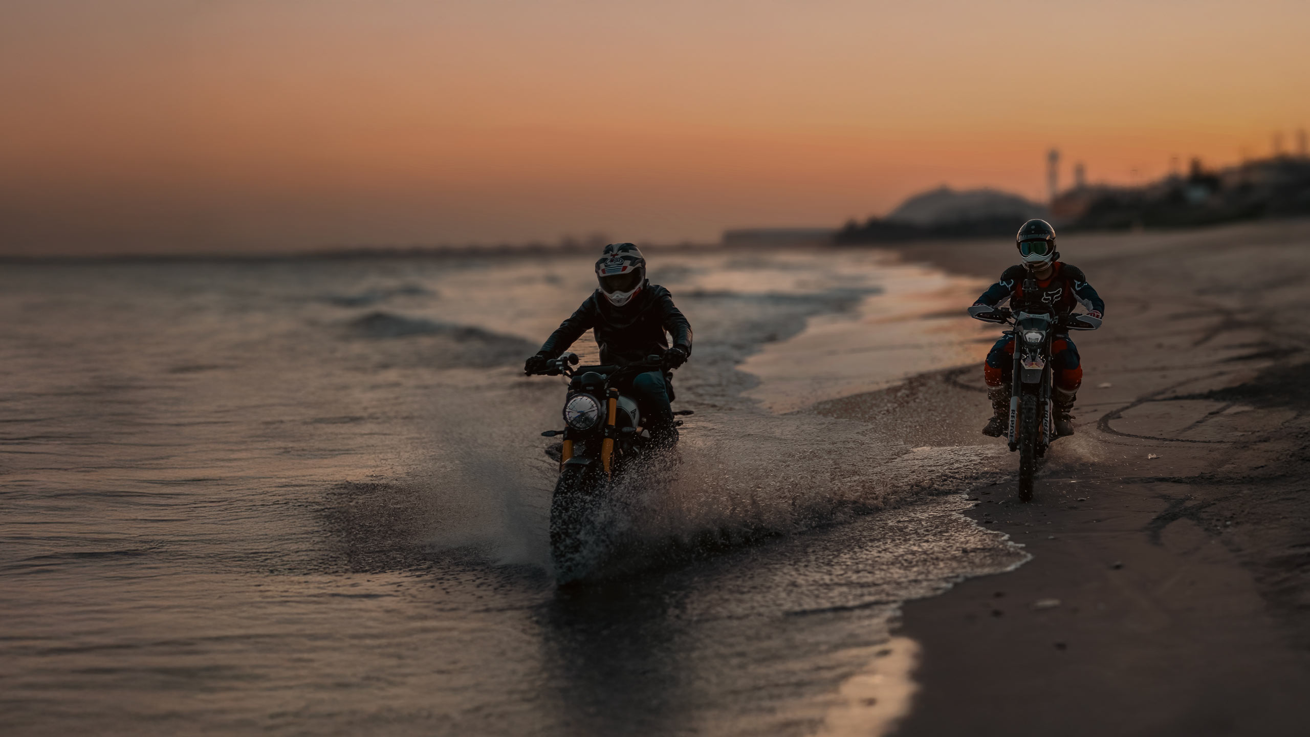 hydra alien biking kit used on motorcycles on the beach