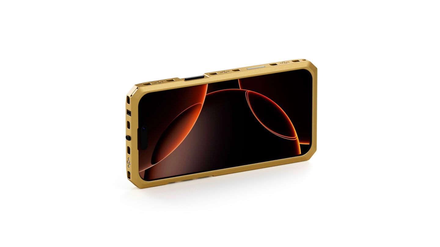 Khronos x On the Roam iPhone 16 Pro/Pro Max Case - Gold | Tilta