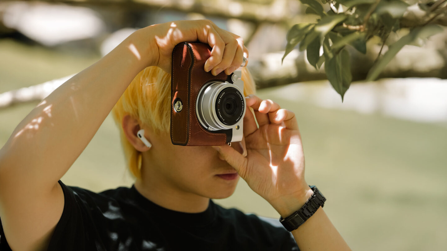 Fujifilm GFX100RF 茶色牛革ハンドル Leather Camera Case for Fujifilm GFX100RF - Brown | Tilta