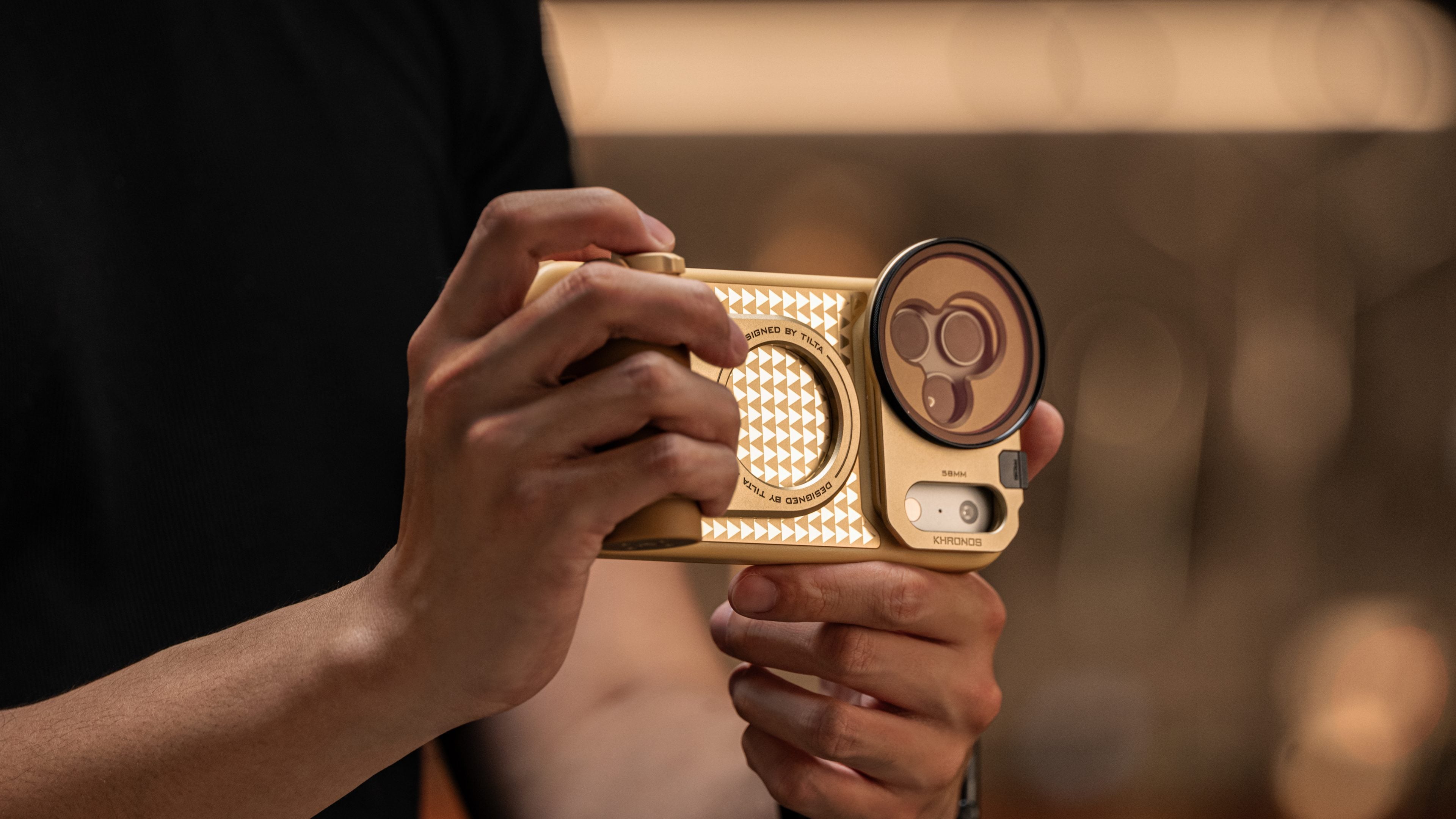 Khronos Lite x On the Roam iPhone 17 Pro Max Creator Kit - Gold
